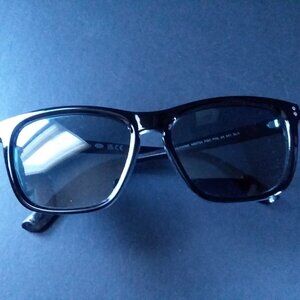 Classic Summer Beach Foster Grant Wayfer Polarized Black Sunglasses
